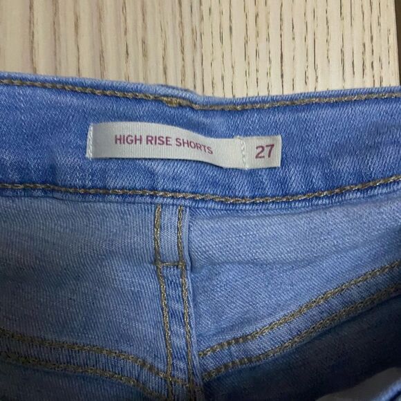 Levi’s High Rise Womens Shorts Size 27 - Picture 6 of 7